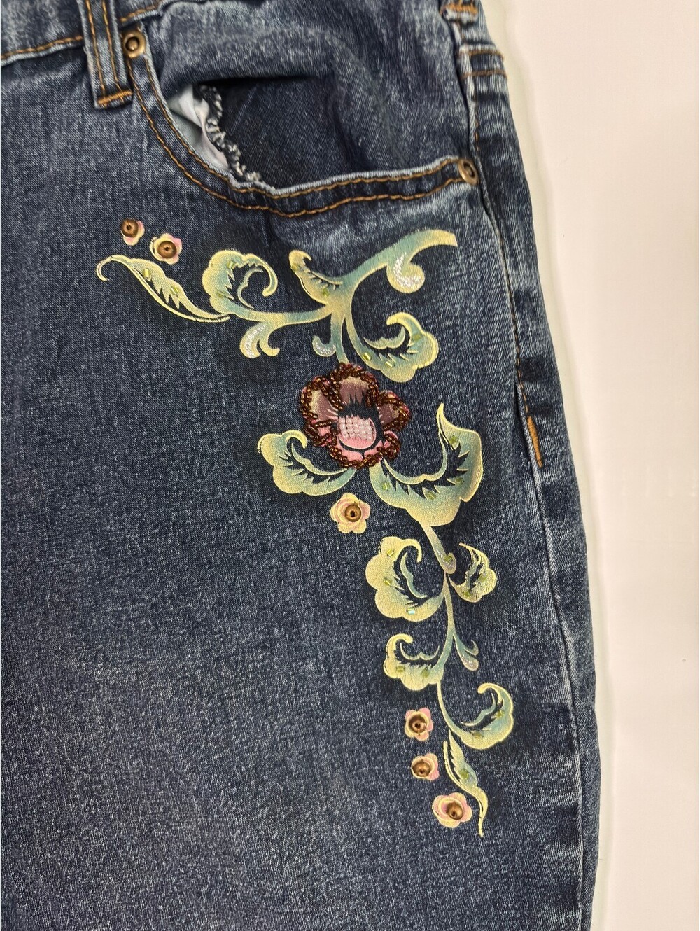 DG2 Embroidered Cropped Blue Jeans Womens 20W - Picture 4 of 8